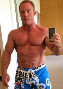 wrestlerswrestlingphotos:  hunky california gay man seeks gym buddies