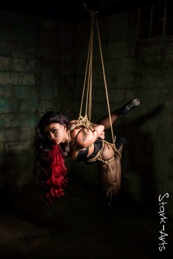 stark-arts:  @enchantress_sahrye in flight. Photos and rope by me   Suspension is my fav
