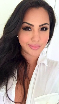 nuffsed69:  Beautiful, Thick &amp; Sexy Latina Makayla Divine 😍