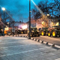 #NANTES #instagram #feu #manifestation #tracteur #agricole d'ange tous 50 otages (à Station 50 Otages ➋)