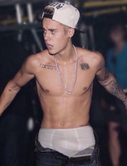 celebsland:  hotfamous-men:  Justin Bieber  Sure this is fake, but.. I’m horny as hell