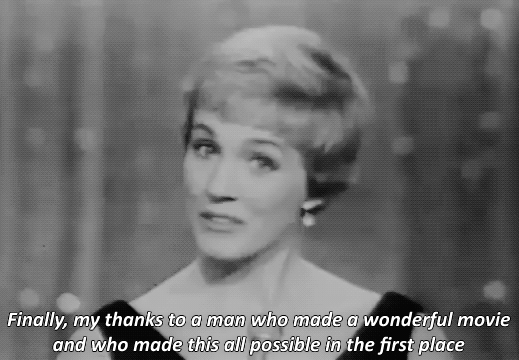 monkberrymoon-delight:Julie Andrews burns the President of Warner Brothers during her Best Actress acceptance speech for Mary Poppins at the 1965 Golden Globes Perhaps one of the biggest scandals of Golden Age Hollywood was the decision by Jack Warner,