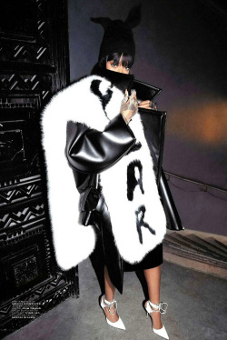 world-of-fashions:   fuckyeahrihanna:  Rihanna for Jalouse magazine    fashion. 