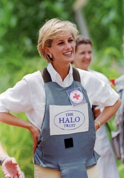 abcworldnews:  Happy Birthday to Diana, Princess of Wales. She would have been 54 today. abcn.ws/Y3U9xh