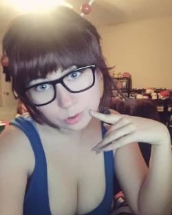 bunnyqueenmodeling:  About to play some Overwatch with @koyomatsu on twitch!   https://www.twitch.tv/bunnyqueenmodeling #twitch #overwatch #mei #usa #usatame #usatamecosplay #bunny   mei bei~ ;9
