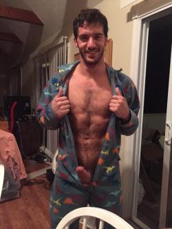 bigbroth4u:  A follow back from @XXXTyRoderick would really turn me on.  Think YOU can turn me on? Show me! Find @bigbroth4u on Twitter for even more sexy shenanigans. Like this blog? Please rate it at BestMaleBlogs!  