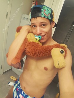 minimaxkiddo:  What a lovely day to be a little childish diaper boy :)