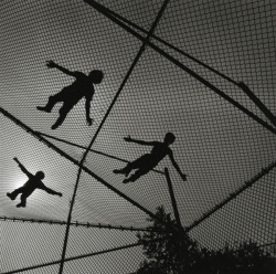 jedavu:  THE DARK SIDE OF DREAMS  In the late 1960’s, photographer Arthur Tress began a series of photographs that were inspired by the dreams of children. Tress had each child he approached tell him about a prominent dream of theirs which Tress would