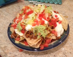 thepassioniscomingback:  My nachos.  Oh yum!