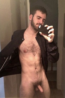 alanh-me:  58k+ follow all things gay, naturist and “eye catching”   