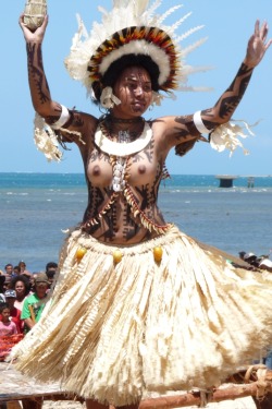  Hiri Moale Fest, via Best of PNG.The Hiri Moale festival used to take place in Port Moresby at the same time as the Goroka show and celebrated the sea and man&rsquo;s life on it. This colourful festival was originally designed to preserve the Hiri