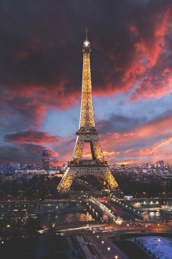 visualechoess:Somptueuse Tour Eiffel by: Laurent Smith