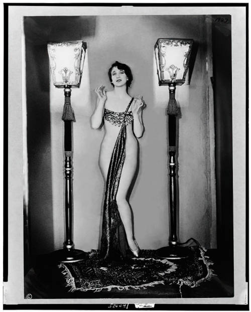 Mack Sennett beauty Nudes &amp; Noises  