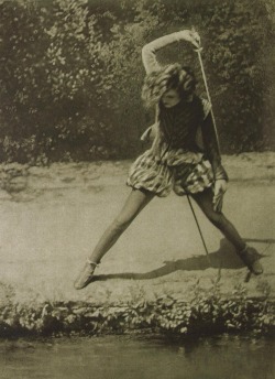 tharook: internationalspacehobo:   holdthisphoto: 1927 Caption translates as “Juana in a fight with her reflection in a pond”   There it is…the aesthetic. 
