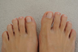 hippie-feet:  all natural… 👣 