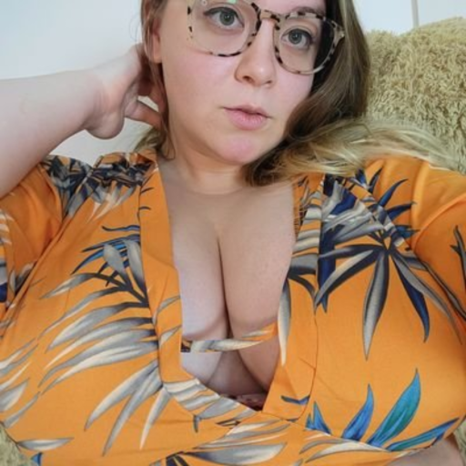 feedistdani:A little teaser for the video I just filmed!Who likes to watch a fat, swollen and full fatty waddle around? I&rsquo;m really starting to get fat, aren&rsquo;t I?