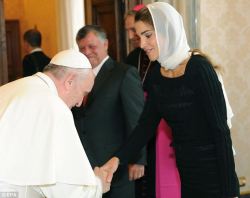 sean3116:  herpette:  saddestgirlof2015:  royaltyspeaking:  The Pope broke with tradition and bowed to Muslim Queen Rania of Jordan while she and her husband, King Abdullah, visited the Pope at the Vatican. Protocol usually dictates that visitors to the