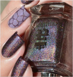 thepolishedperfectionist:  a england - Sleeping Palace with stamped accent nail