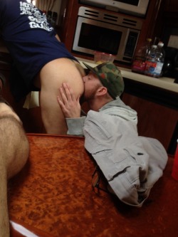 deviantotter:  Pic from last weekend on the boat more ass eating