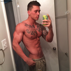 sexflexblog:  Could be Michael Hoffman’s younger brother…