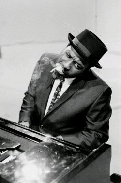 themaninthegreenshirt:  “Trying to explain music is like trying to dance architecture.” - Thelonious Monk 