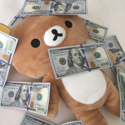 toshio:this is the money bear. reblog to keep your 2017 filled with great wealth and fortune