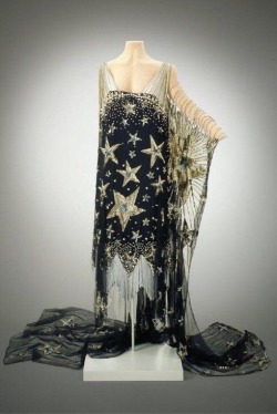 miss-mandy-m: Throwback Thursdays:  Silk crêpe starry night costume worn by Marjorie Merriweather Post at the Everglades, circa 1920s. 