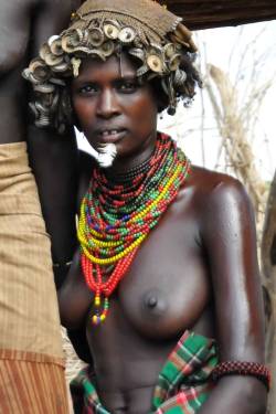 Ethiopian Dassanech woman, by Rod Waddington.