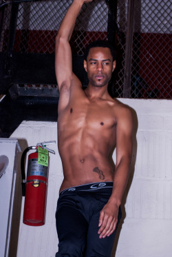 savvyifyanasty:  marcusmccormick:  Brandon R. by Marcus McCormick | FULL COLLECTION  &gt; love his body 