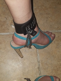 Finally able to properly have my high heels locked on my sissy feet  Im sissy cumdumpster slut Peaches