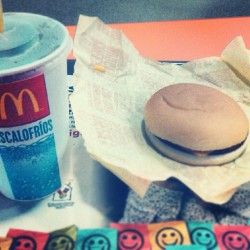 #hamburguesa #Queso #mcdonals #desayuno #comida (en McDonald&rsquo;s)
