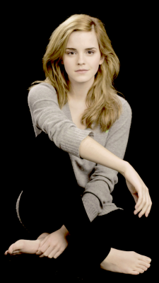 celebrityfeetsworld:  Emma Watson bare feet