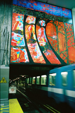 italdred:  Metro (by Sarah Ashley Roberts)