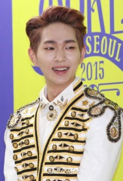 hopebebo:  [151104] “Next solo success is you!” Stars officials have picked for next generation’s solos&quot; (ONEW)   Trans:@omggminho 