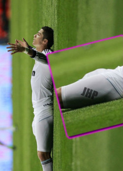 guys-with-bulges:  Cristiano Ronaldo lycra bulge.