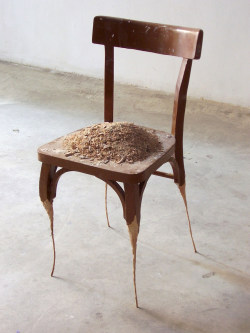 enby-jeffthekiller:  my-kelde:  Jaime Pitarch. Subject, Object, Adject, 2006. chair, wood shavings from chair legs    
