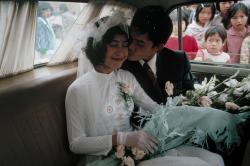 old-vietnam:VIETNAM. Hanoi. 1989. Traditional wedding.© David Alan Harvey/Magnum Photos 