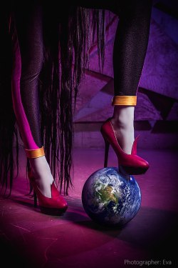 cosplayblog:  Her Imperious Condescension from Homestuck   Cosplayer: yallga [TM | VK | IN]  Photographer: Eva [TM | FB | VK | WO]    