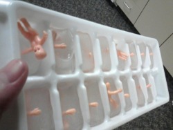 vajeepersweeper:  so i found these in my friend’s freezer while having a sleepover and became extremely scared. when i went to confront her about it she looked me dead in the eye and whispered, “ice ice baby” 