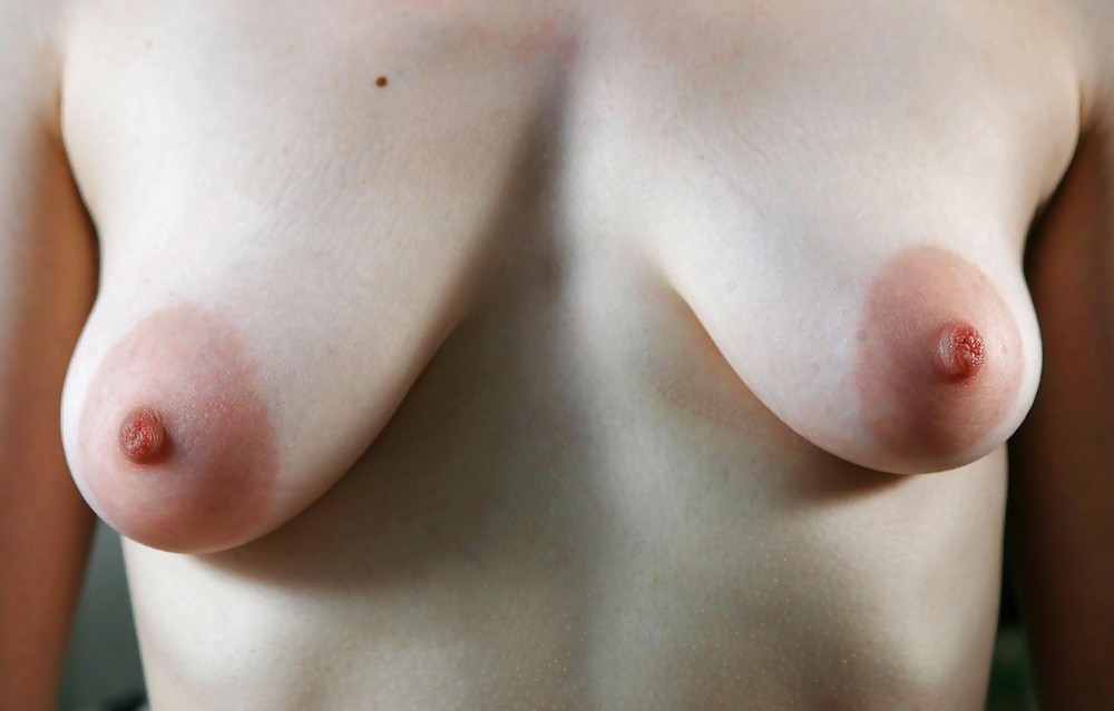 Saggy natural big nipples hanging tits