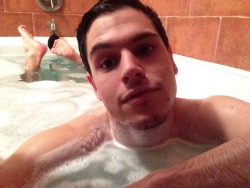 bareback-cuntessa:Bathtub selfies