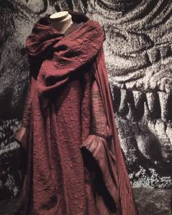 poisonappleprintshop:  Melisandre’s costume. ♥️ #gotexhibition 