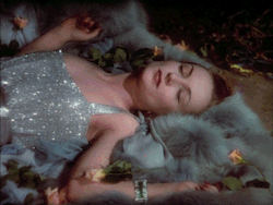 oldhollywoodcinema:Carole Lombard in Nothing Sacred (1937)