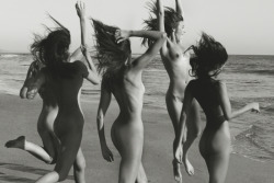 robertvoltaire:  GIRLS RUNNING ON BEACH, MALIBU, CA. Let’s face it. Girls just want to have fun.  