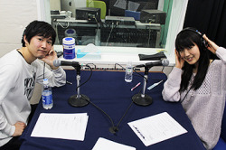 Osaka Ryota (Marco) and Ishikawa Yui (Mikasa) participated in this week’s 10th episode of the Attack on Junior High: After School Radio Program! Hashizume Tomohisa (DJ Bertholt) continued his section of the broadcast with mannequins as “guests.”More