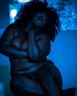 pangeasgarden:  the #afrosensuality of a #darkskin #curvygirl   #Repost @kintu_lutalo ・・・ Afro Blue