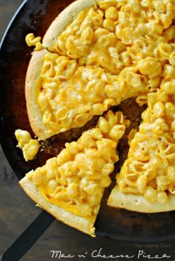 sweetlillyba:  Mac and Cheese Pizza | The Gunny SackClick to check a cool blog!Source for the post: Click