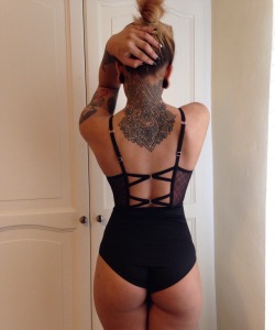 mia-redworth:  Had to get a picture of the back of my new body from topshop, such a good find