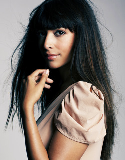 hermione:  Hannah Simone photographed by Andrew Stiles, October 2012 