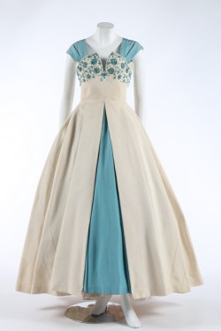 fripperiesandfobs:  Norman Hartnell evening dress ca. 1953 From Kerry Taylor Auctions